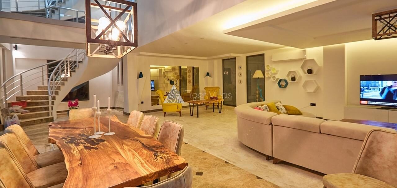 Villa Unlimited — 3