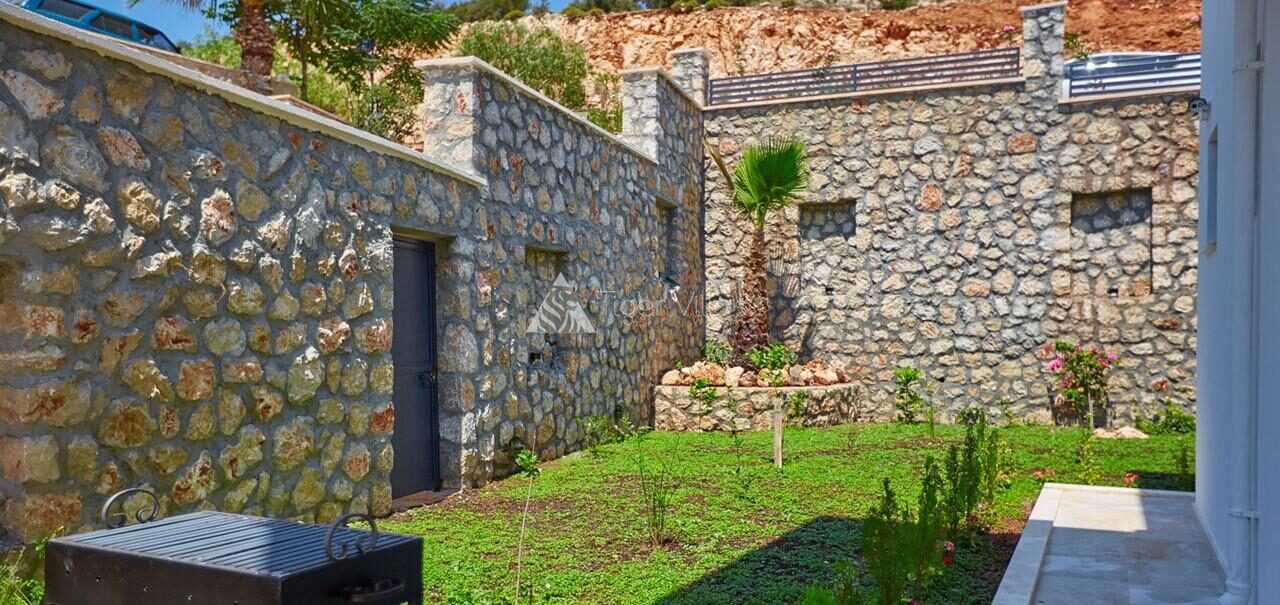 Villa Unlimited — 36