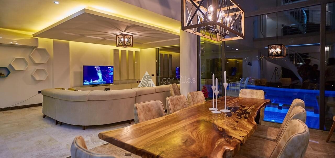 Villa Unlimited — 41