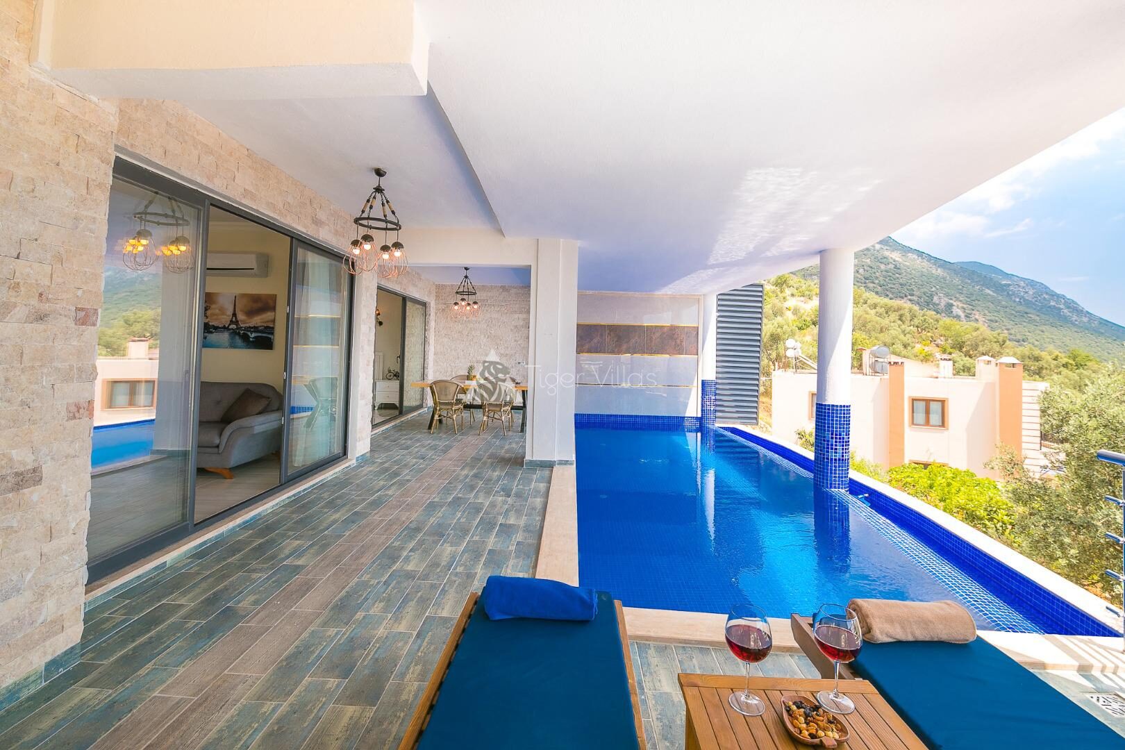 Villa Hills Spring — 3