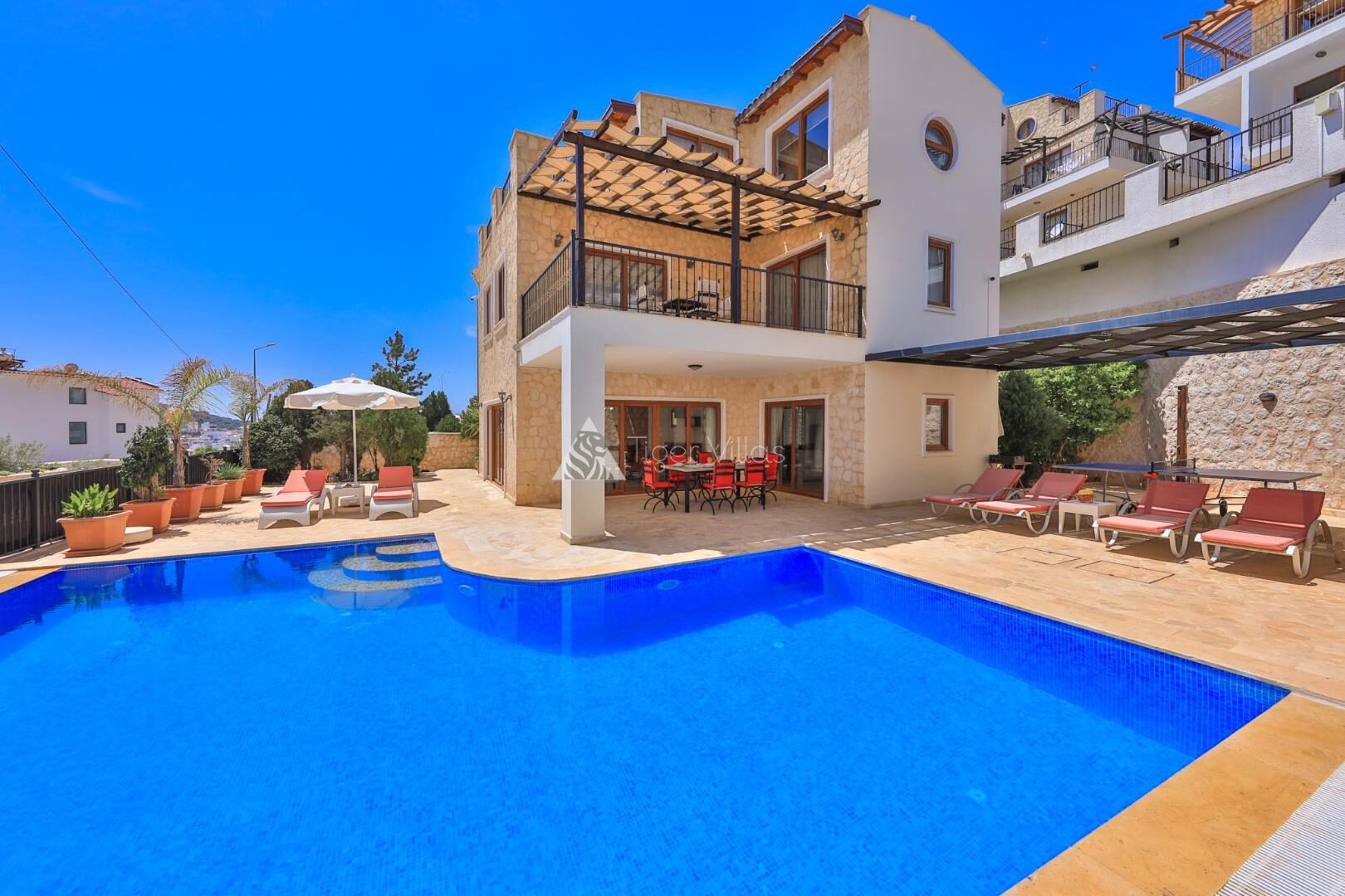 Villa Serta — 2