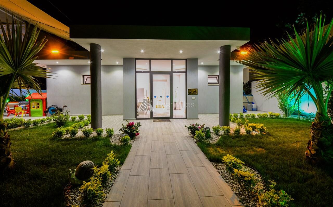 Villa Alis — 44