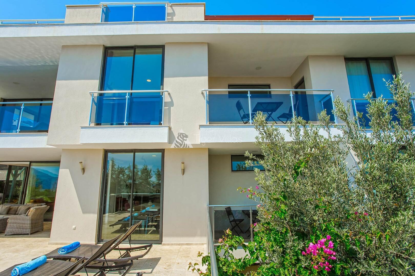 Villa Greenscape — 7