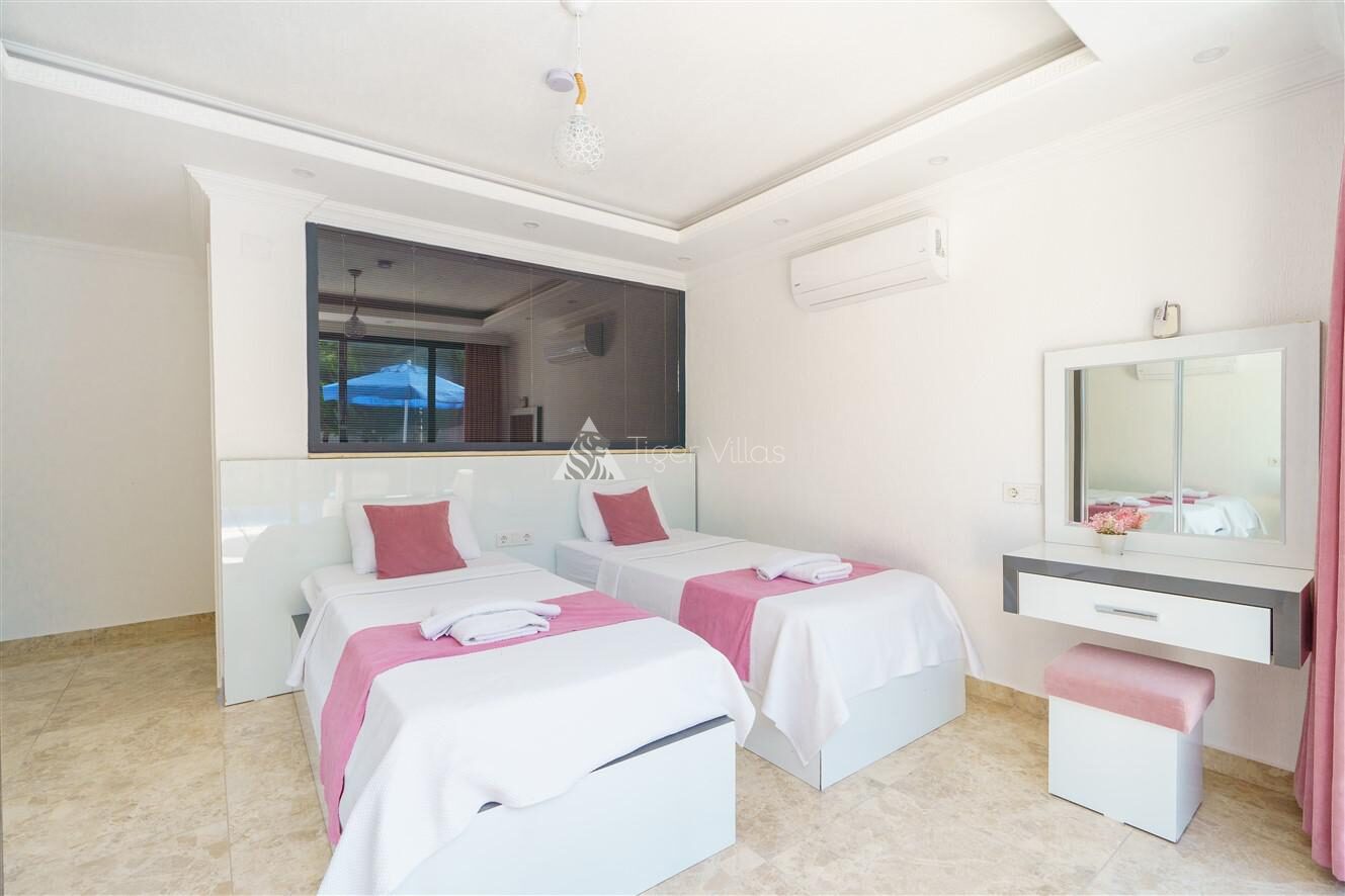 Villa Saha — 39