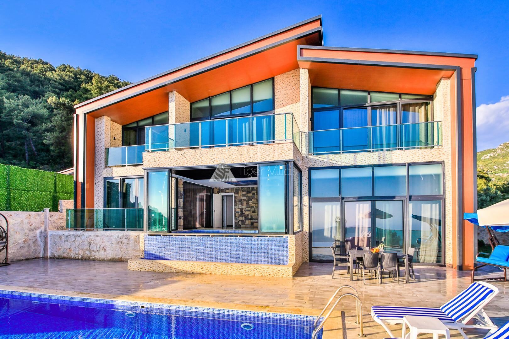 Villa Kalis 4 — 3