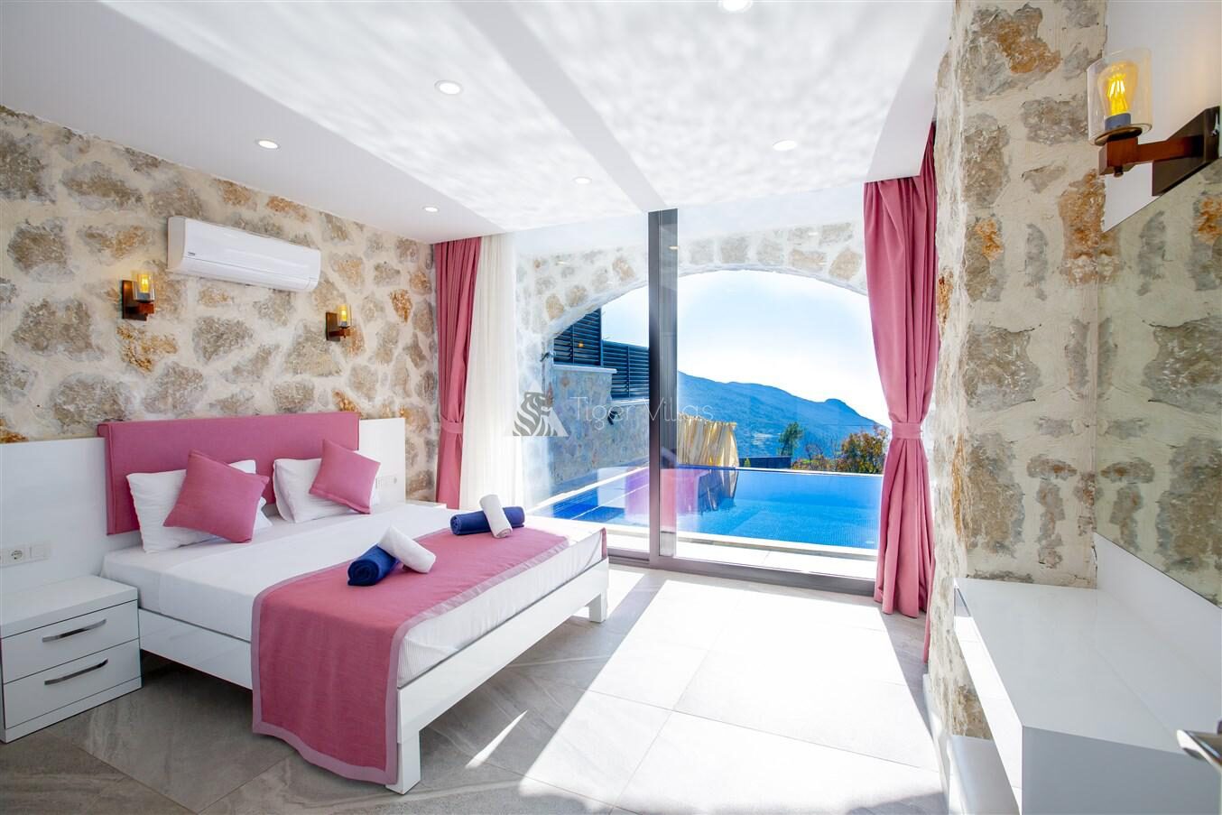 Villa Royal 3 — 14