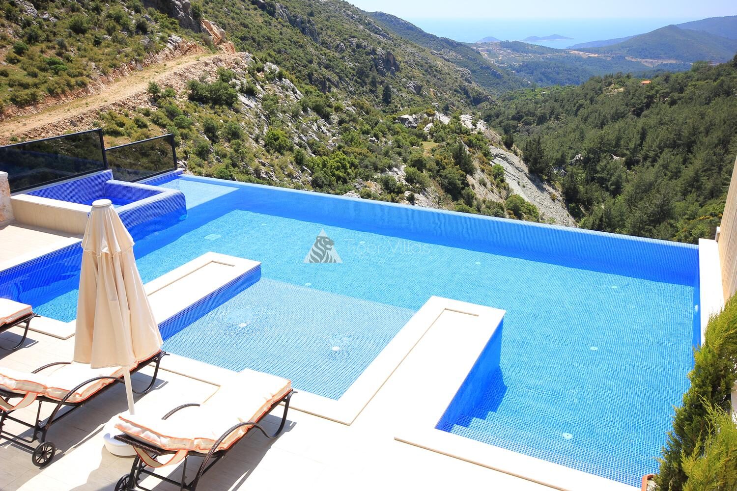 Villa Falez — 4