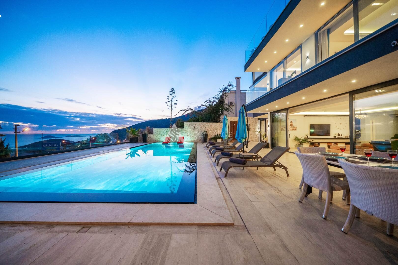 Villa Cratos — 3