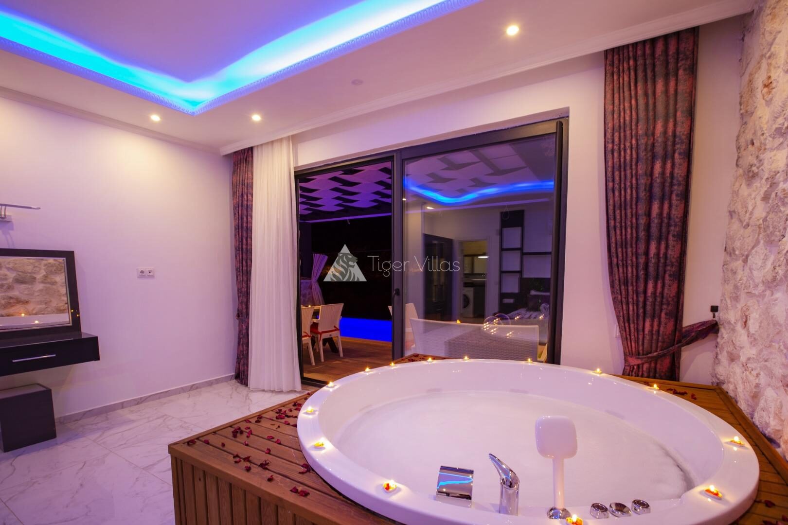 Villa Panama — 25
