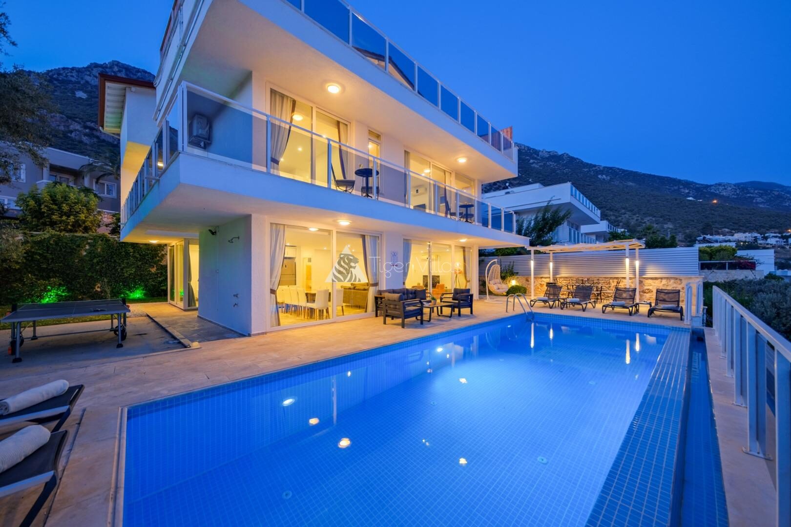 Villa Lumiere 3 — 10