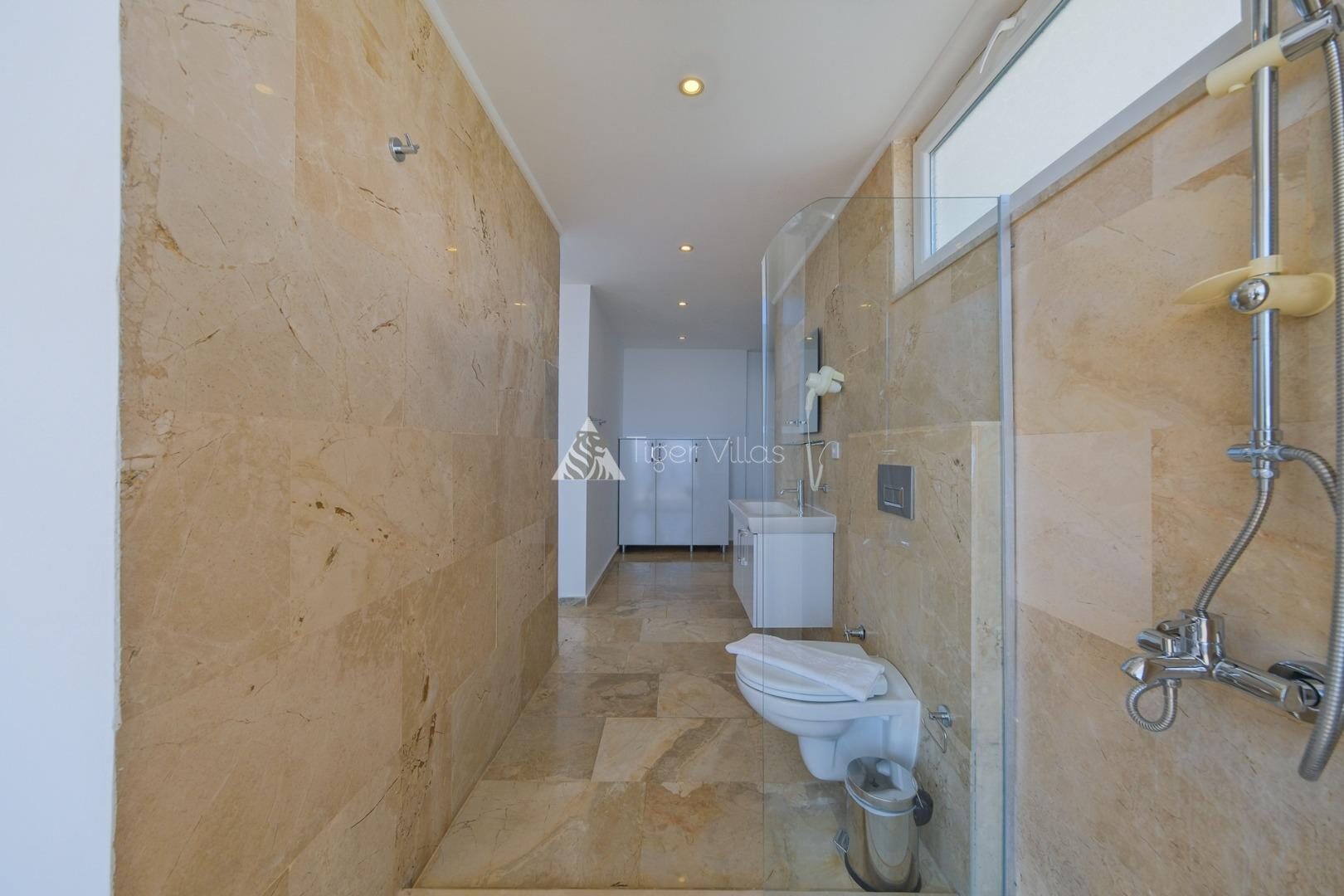 Villa Lumiere 3 — 29