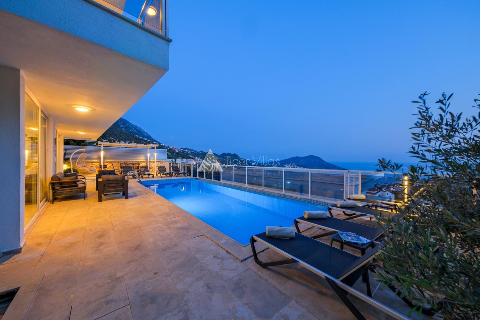 Villa Lumiere 3 — 56