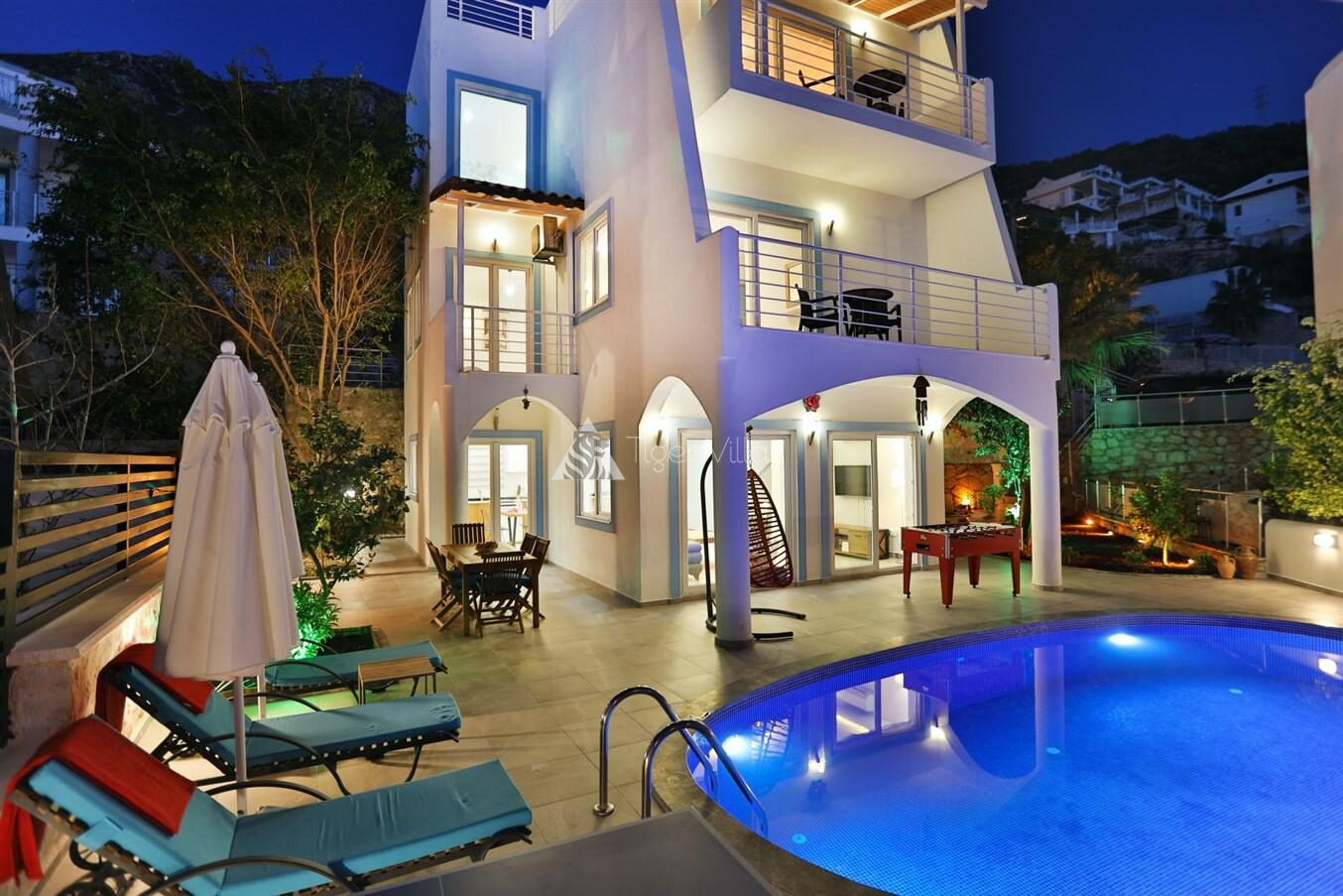 Villa Lotus — 1
