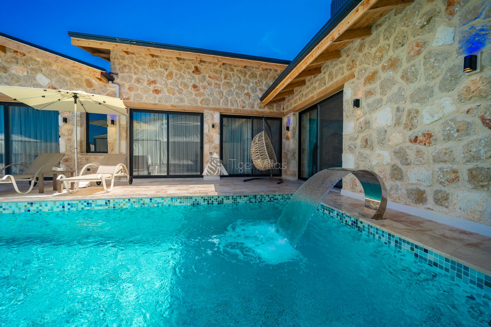 Villa Anemon 1 — 3