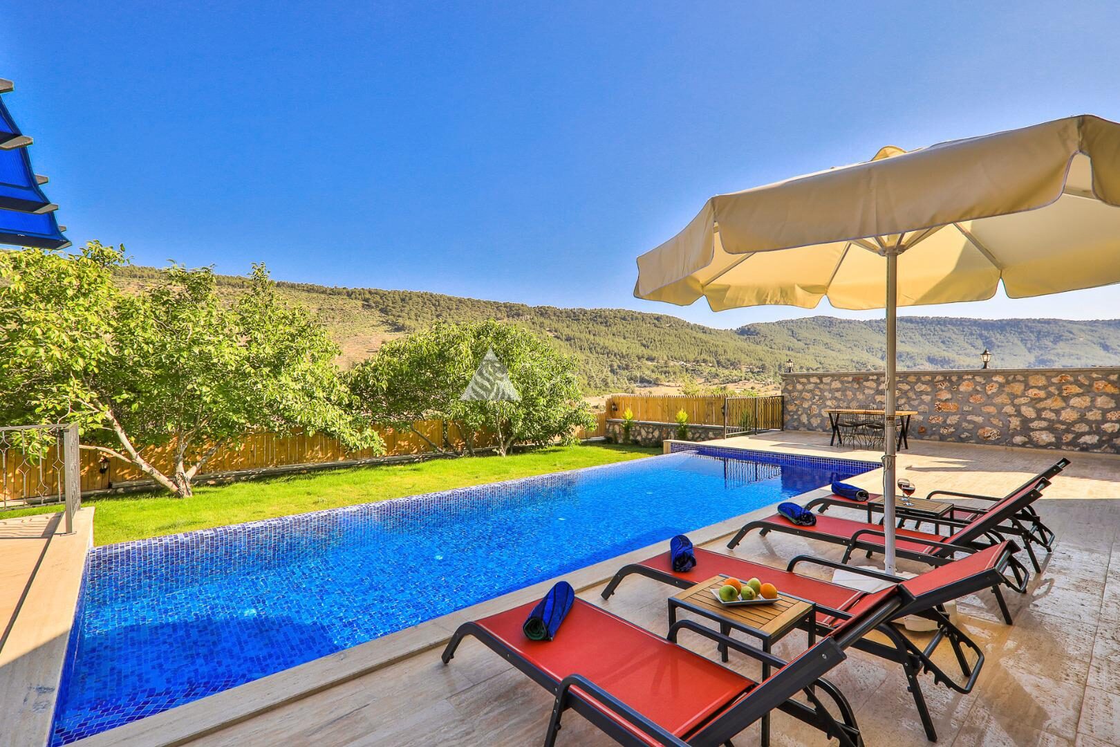 Villa Azra Naz — 8