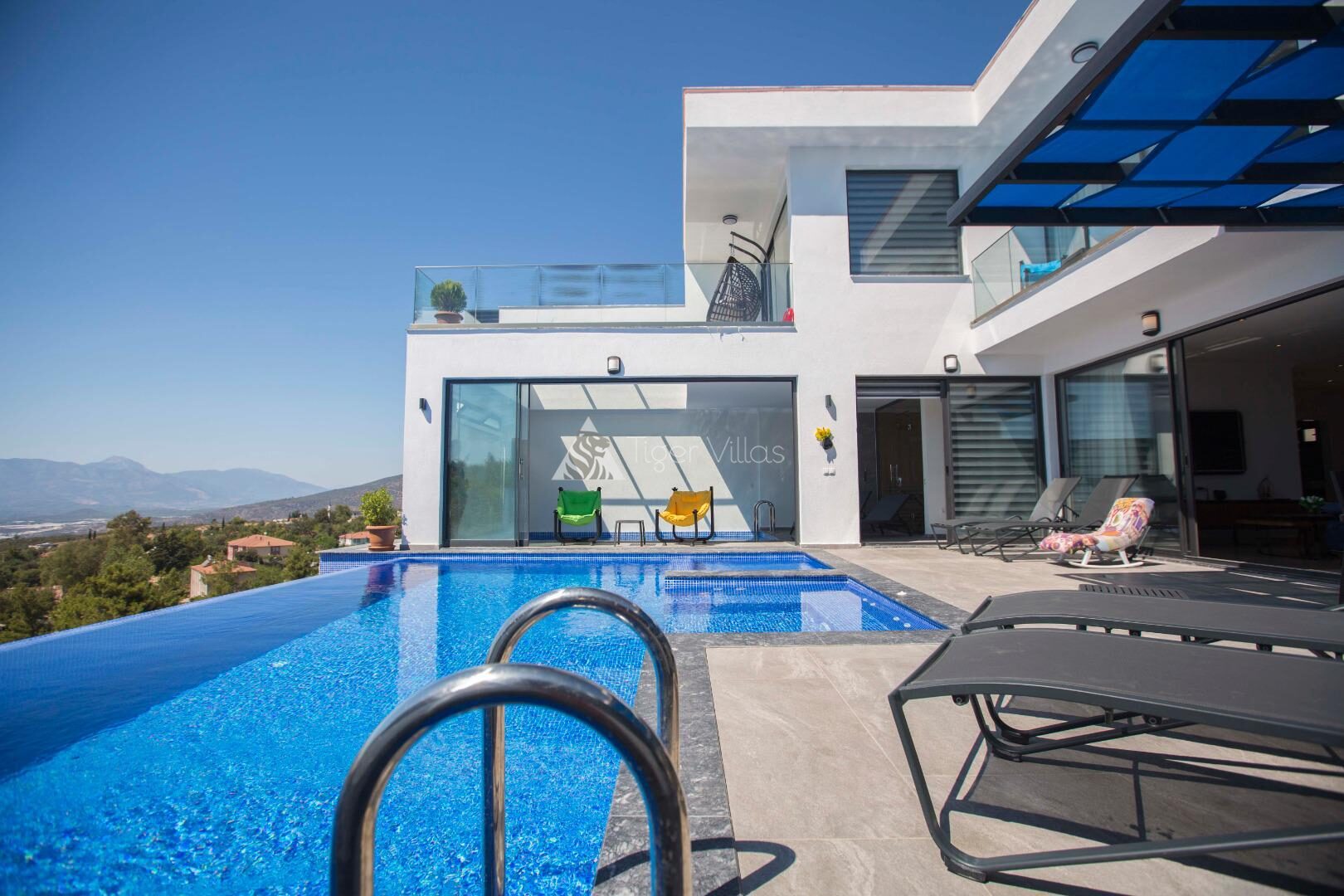 Villa Fantastik — 3
