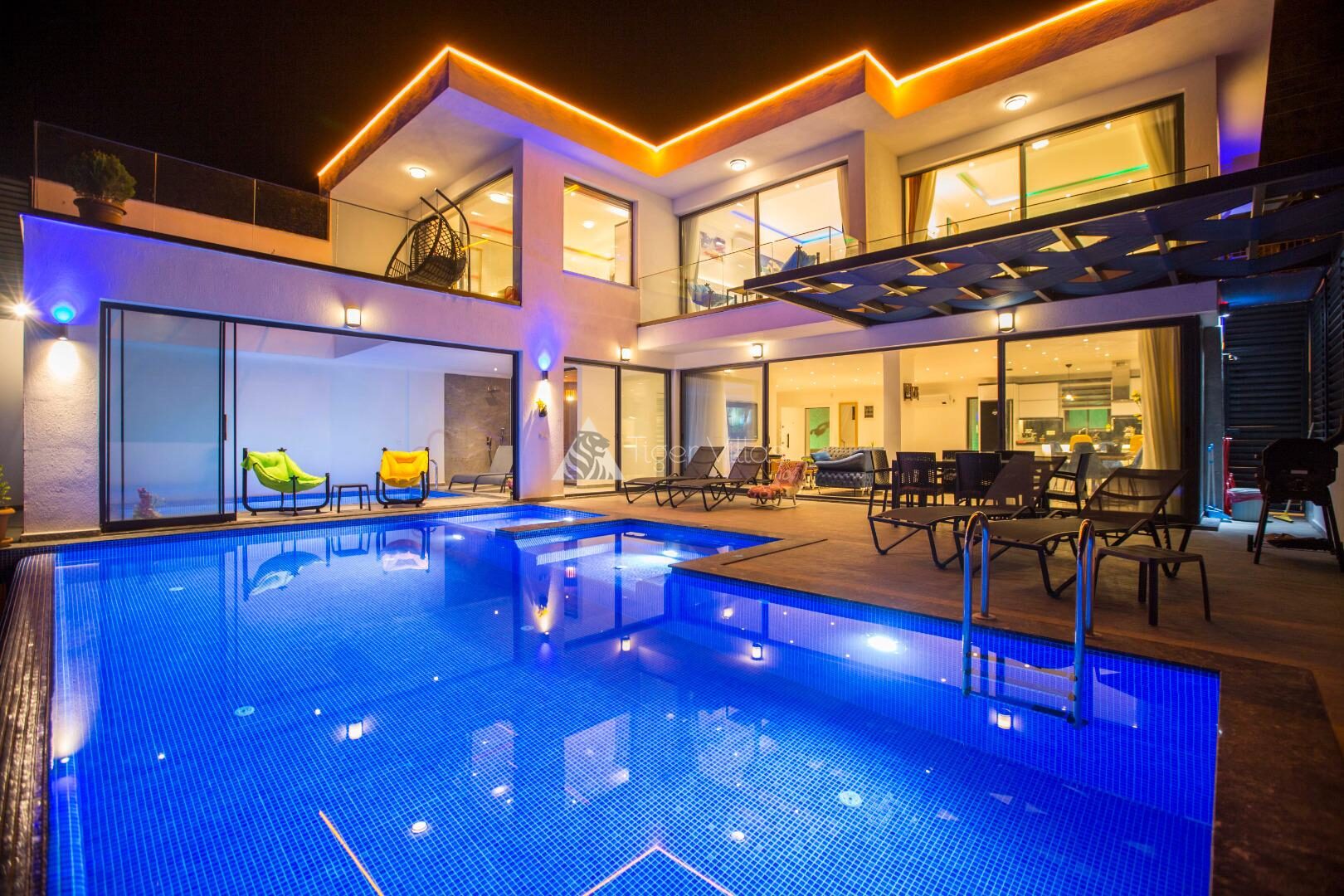 Villa Fantastik — 6