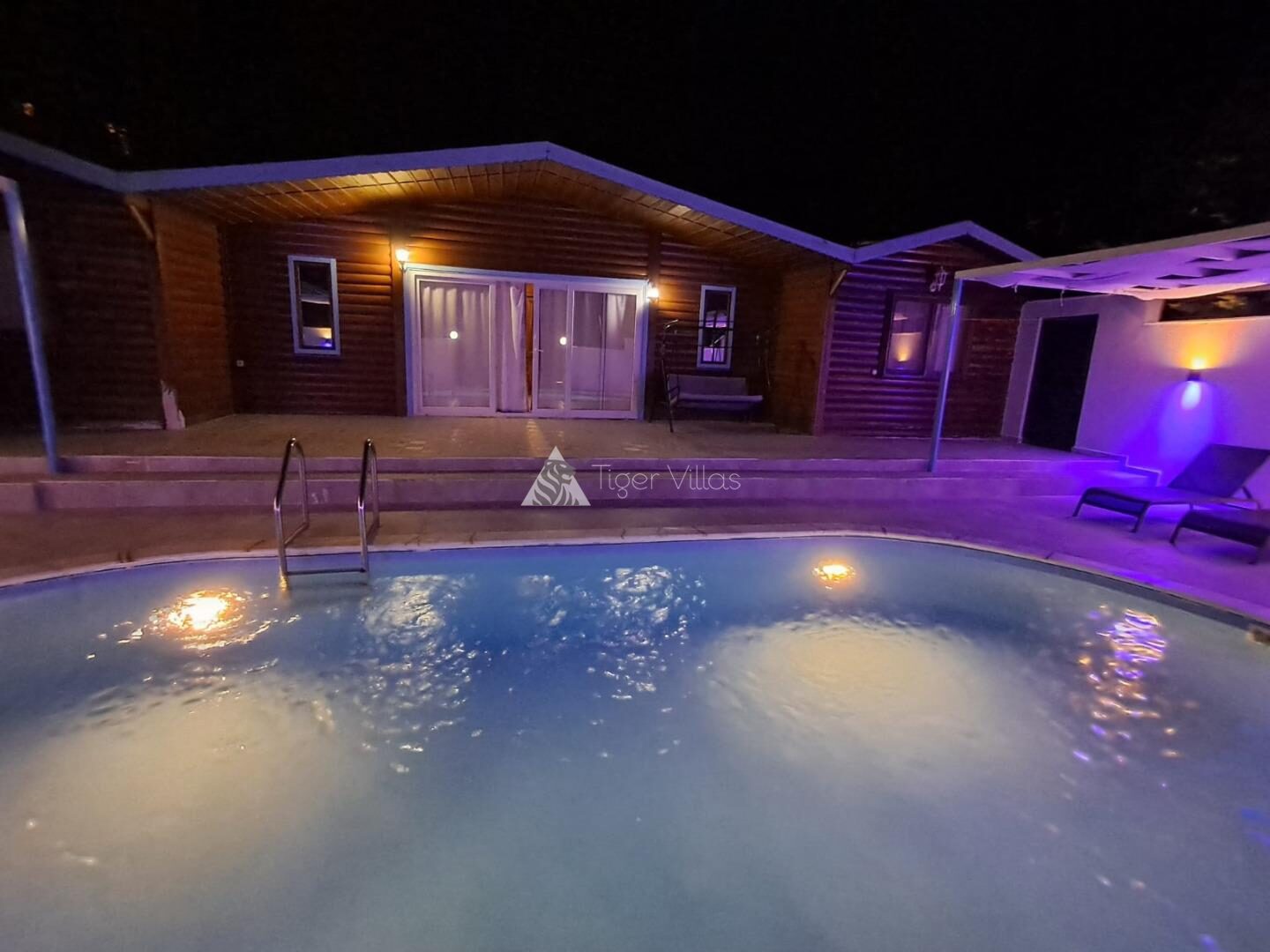 Villa Belize 1 — 2