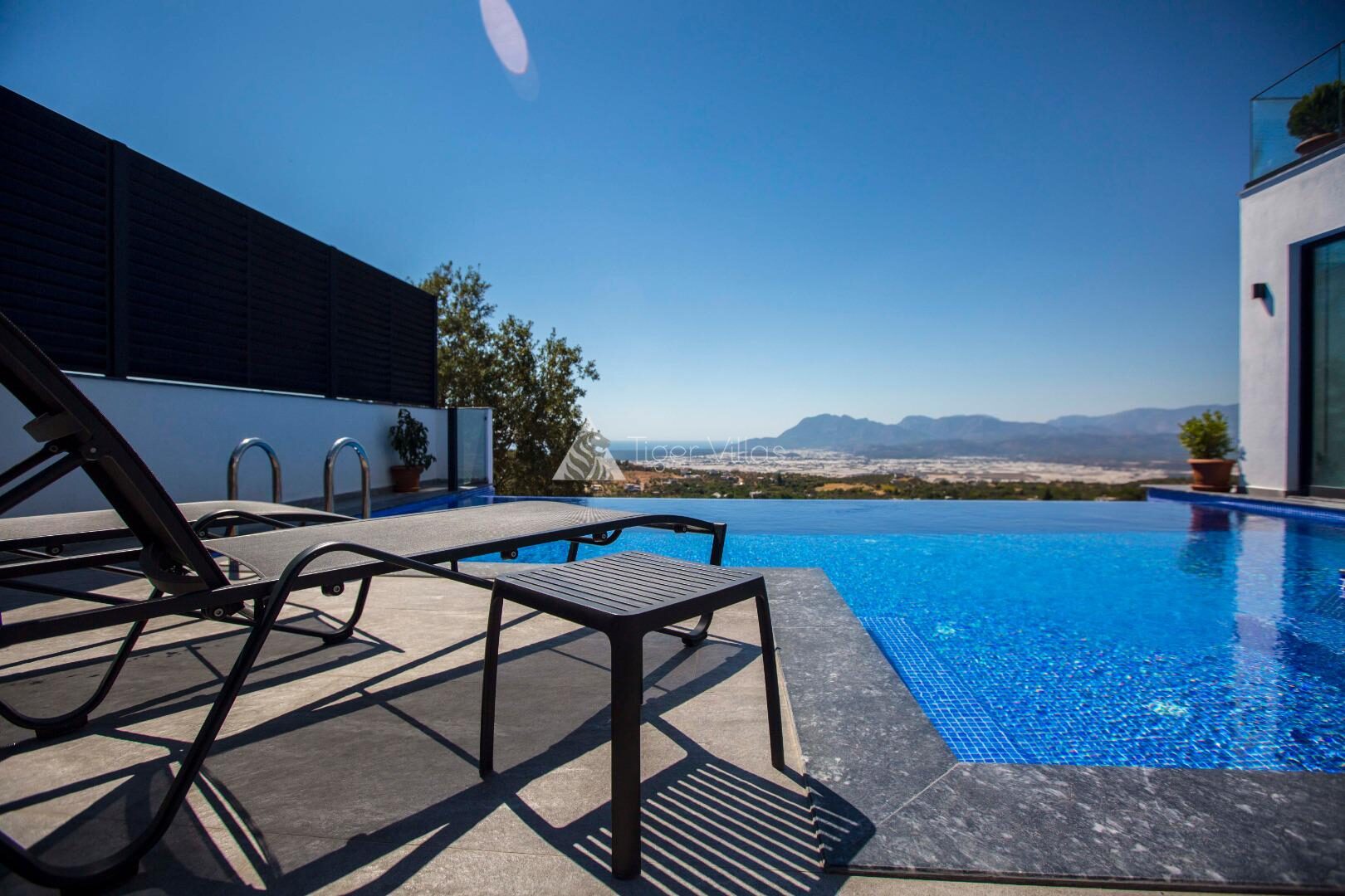 Villa Fantastik — 30