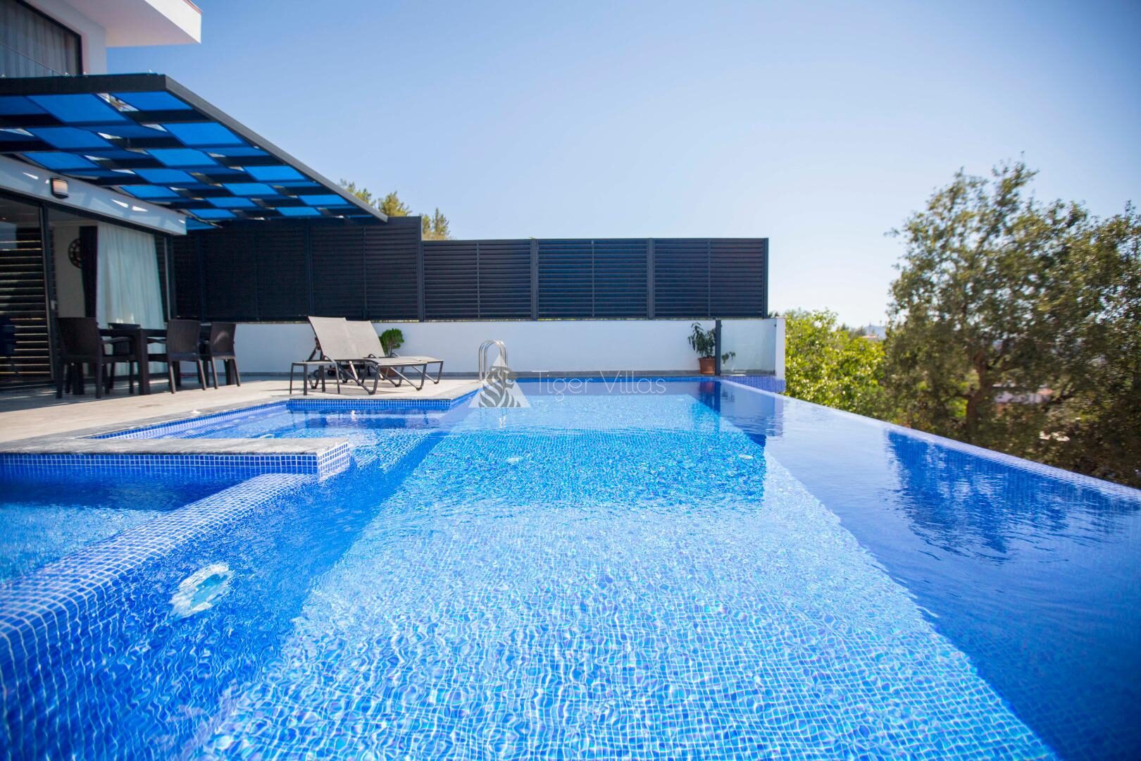Villa Fantastik — 38