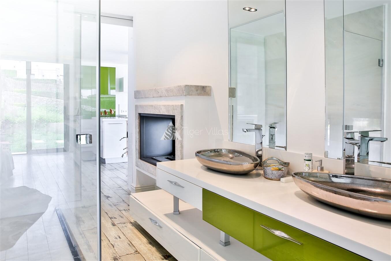 Villa Veyron 493 — 23
