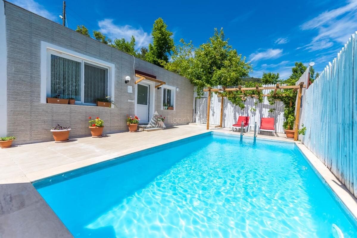Villa Pandora 1 — 2