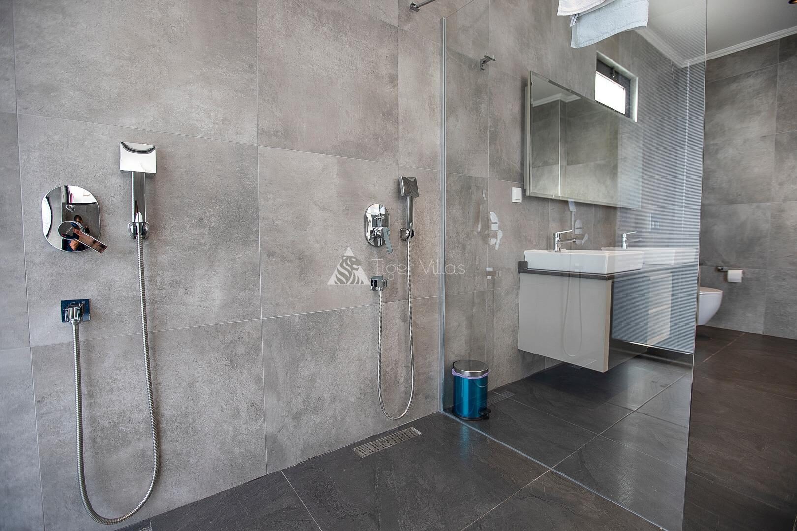Villa Tria — 36