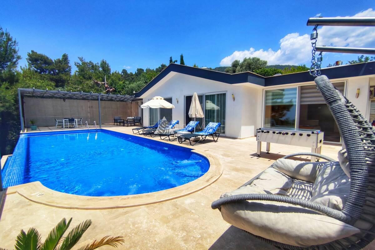 Villa Secret Swiss — 1
