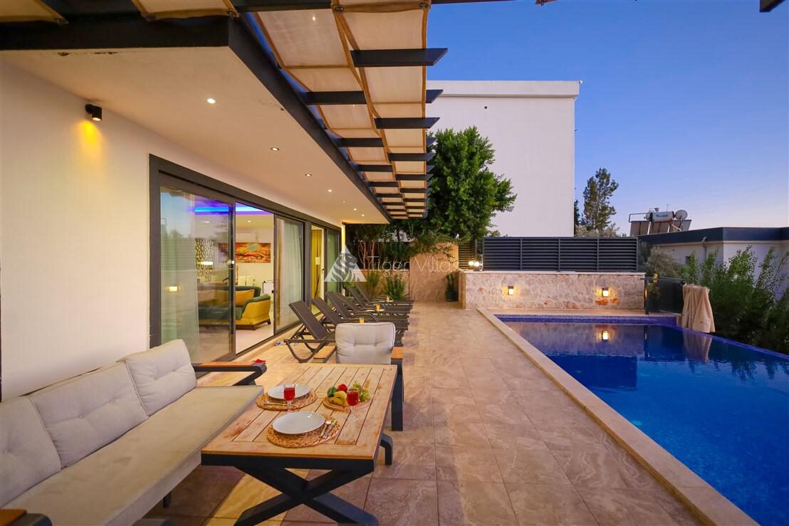 Villa Yusef — 12