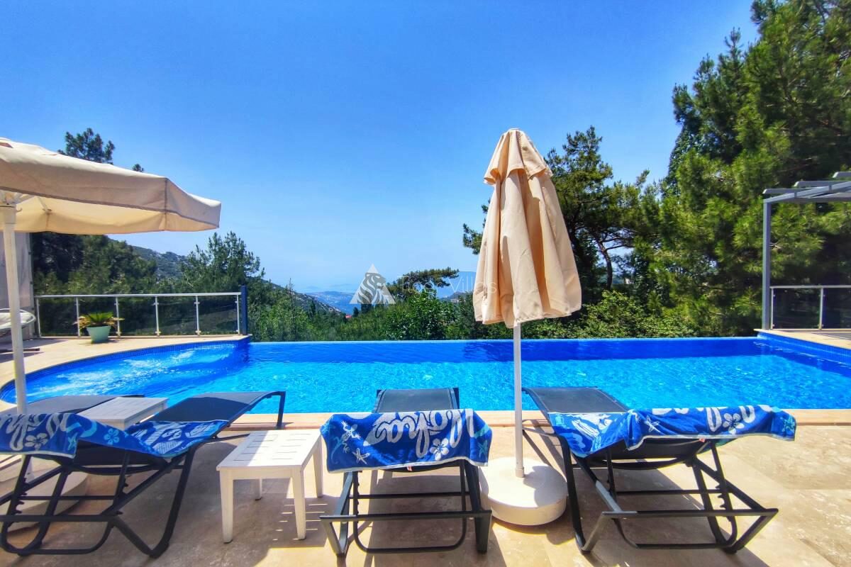 Villa Secret Swiss — 18