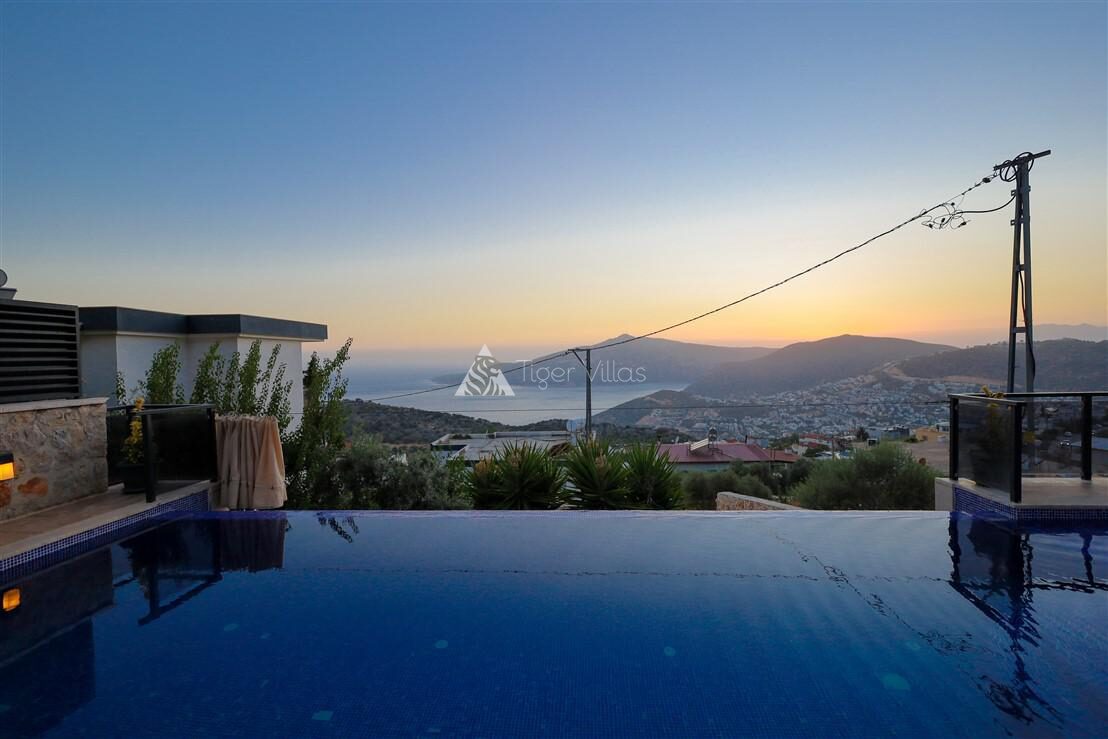 Villa Yusef — 16