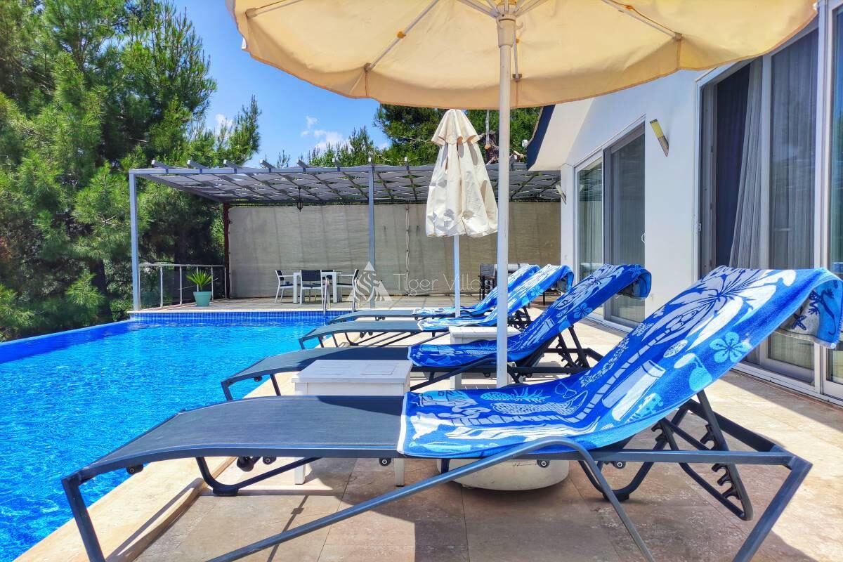 Villa Secret Swiss — 28
