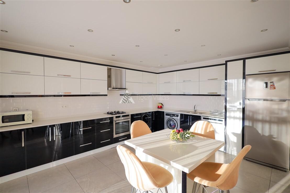 Villa Yusef — 37