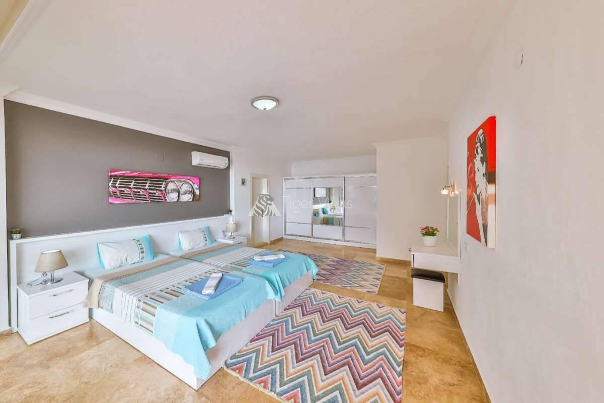 Villa Secret Swiss — 44