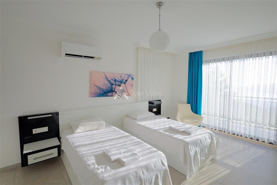 Villa Yusef — 56