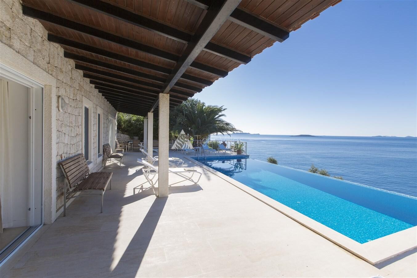 Villa Cape House – villa for rent in Yarımada