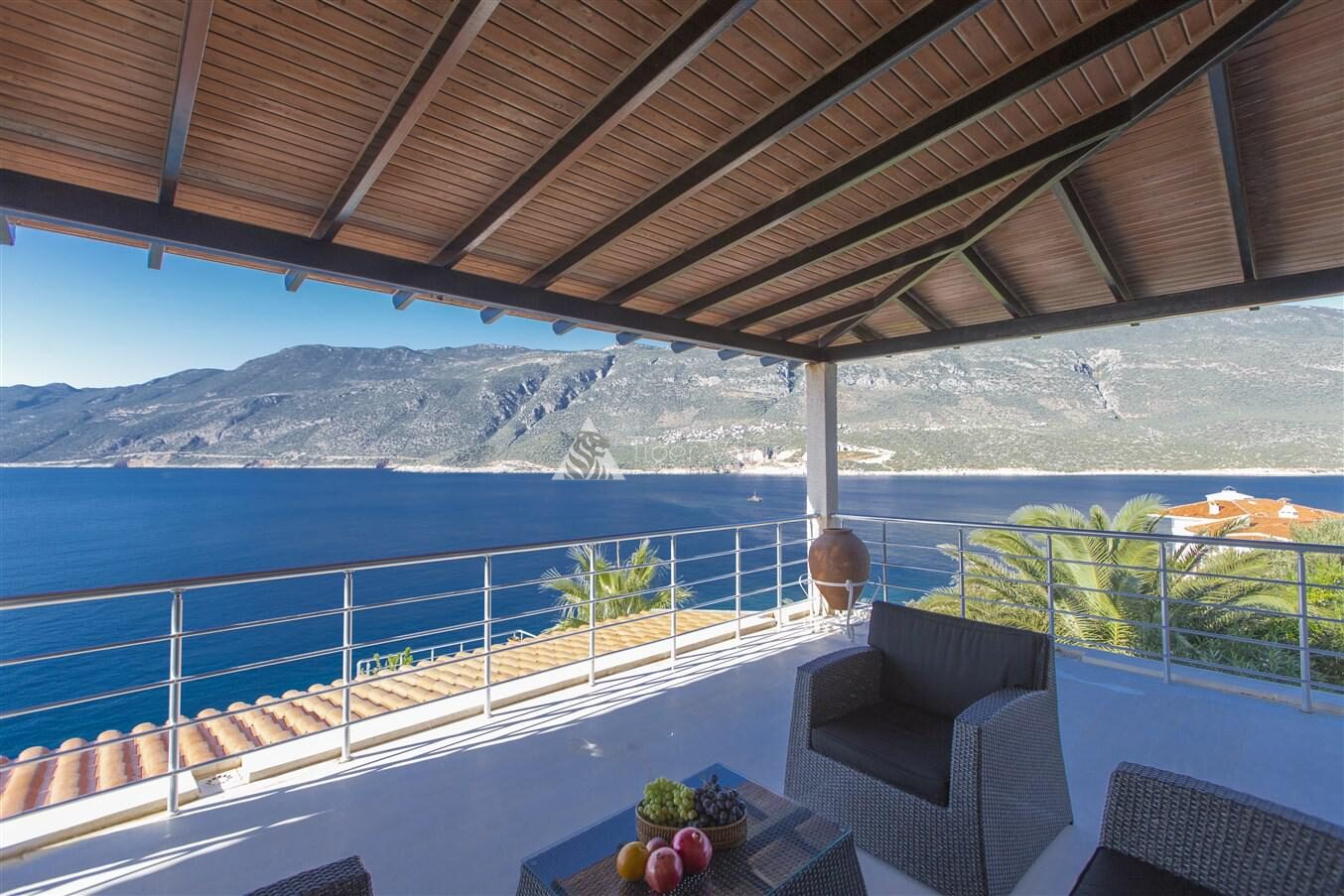 Villa Cape House – villa for rent in Yarımada