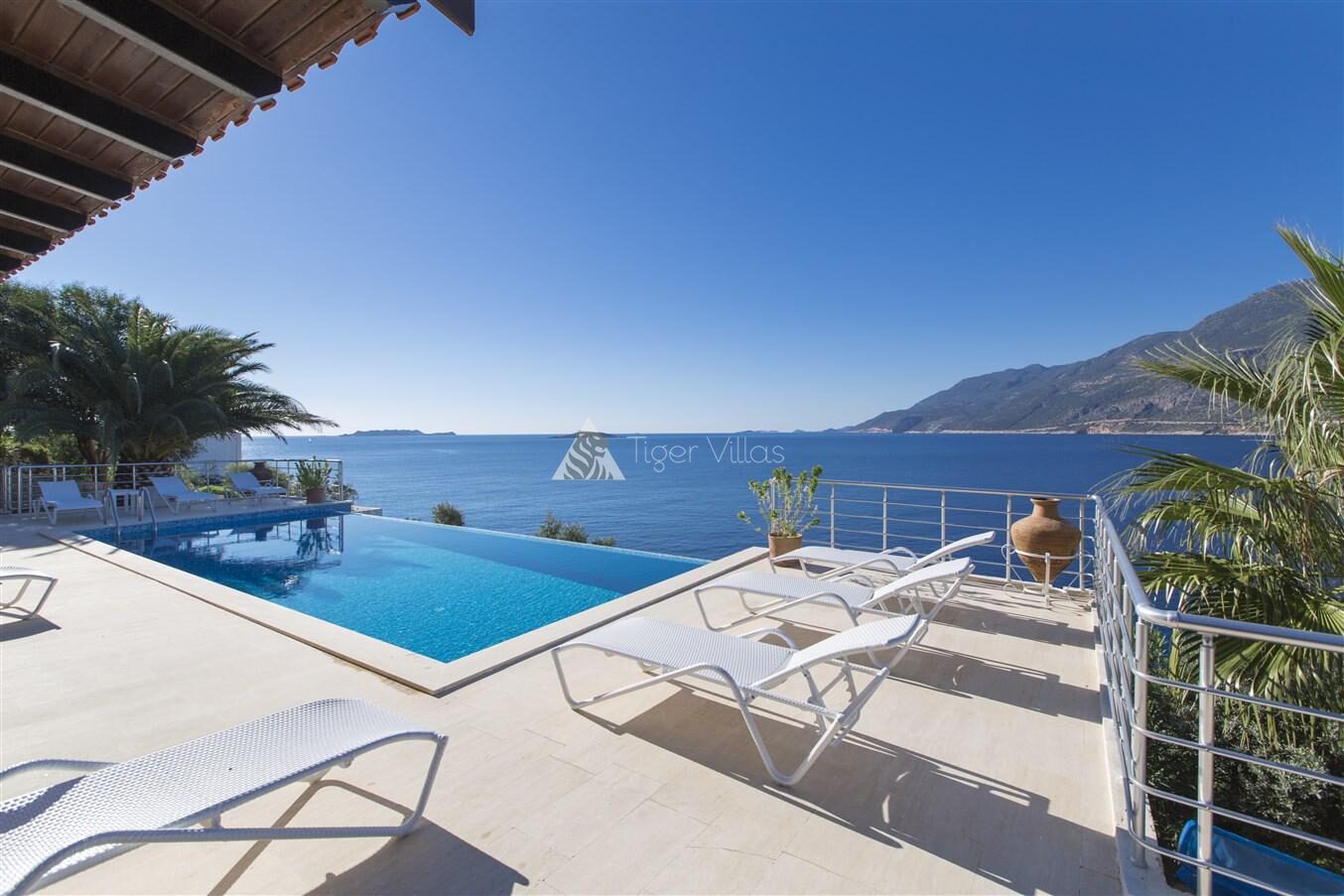 Villa Cape House – villa for rent in Yarımada