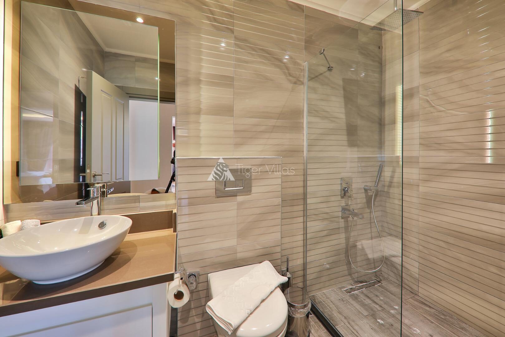 Villa Azure Duo — 45