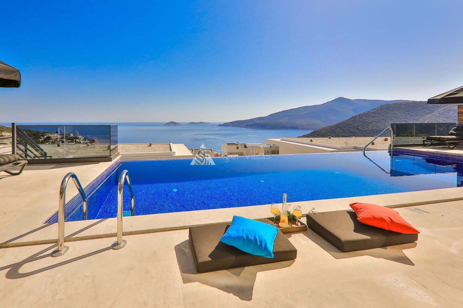 Villa Sweet — 8
