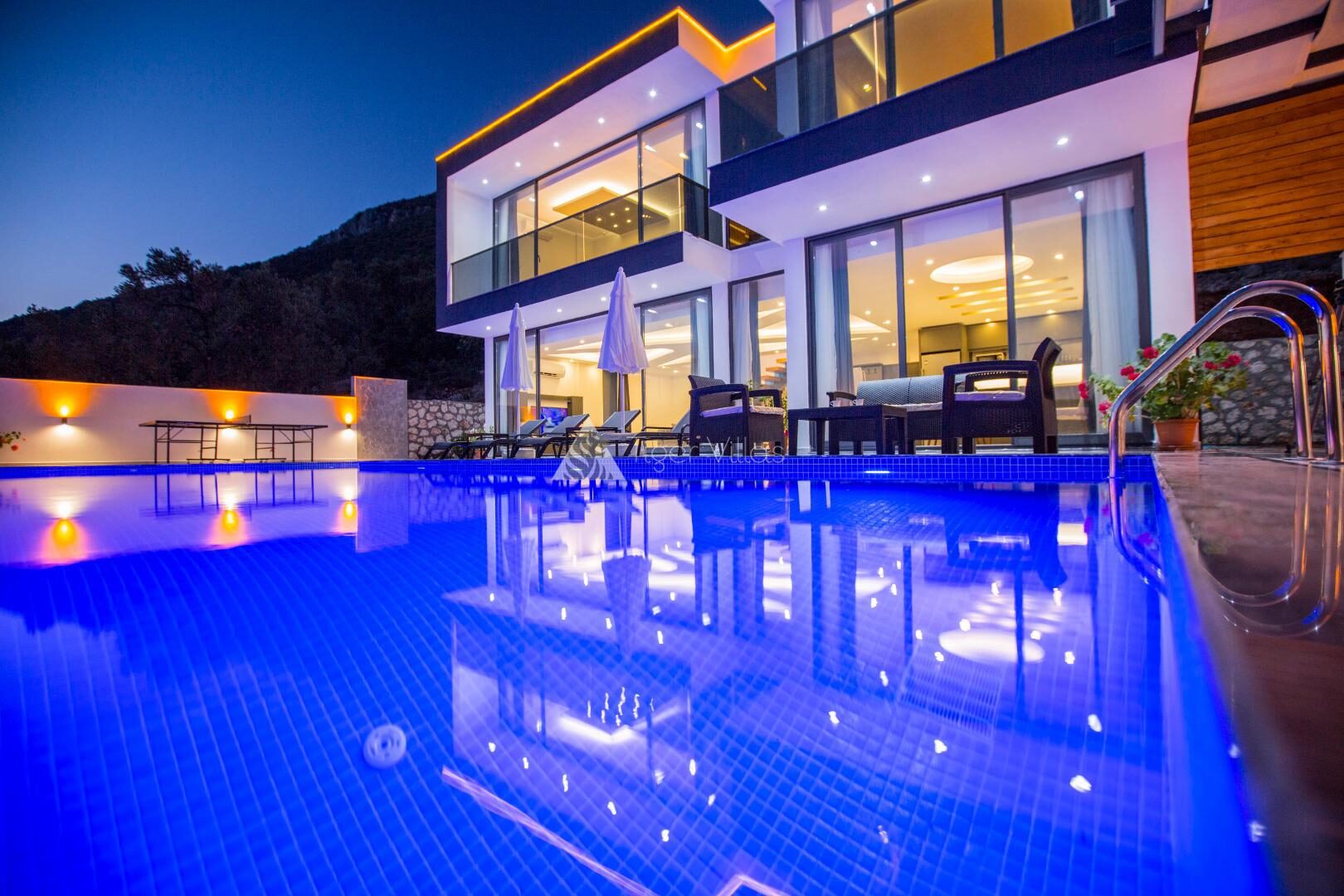 Villa Mustang — 1
