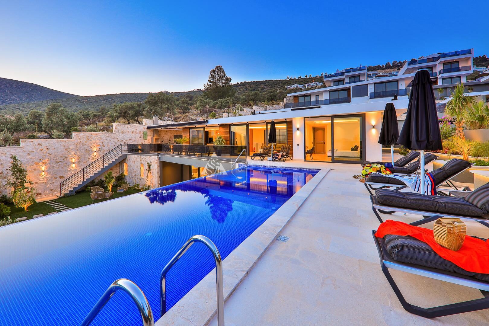 Villa Dreams — 17