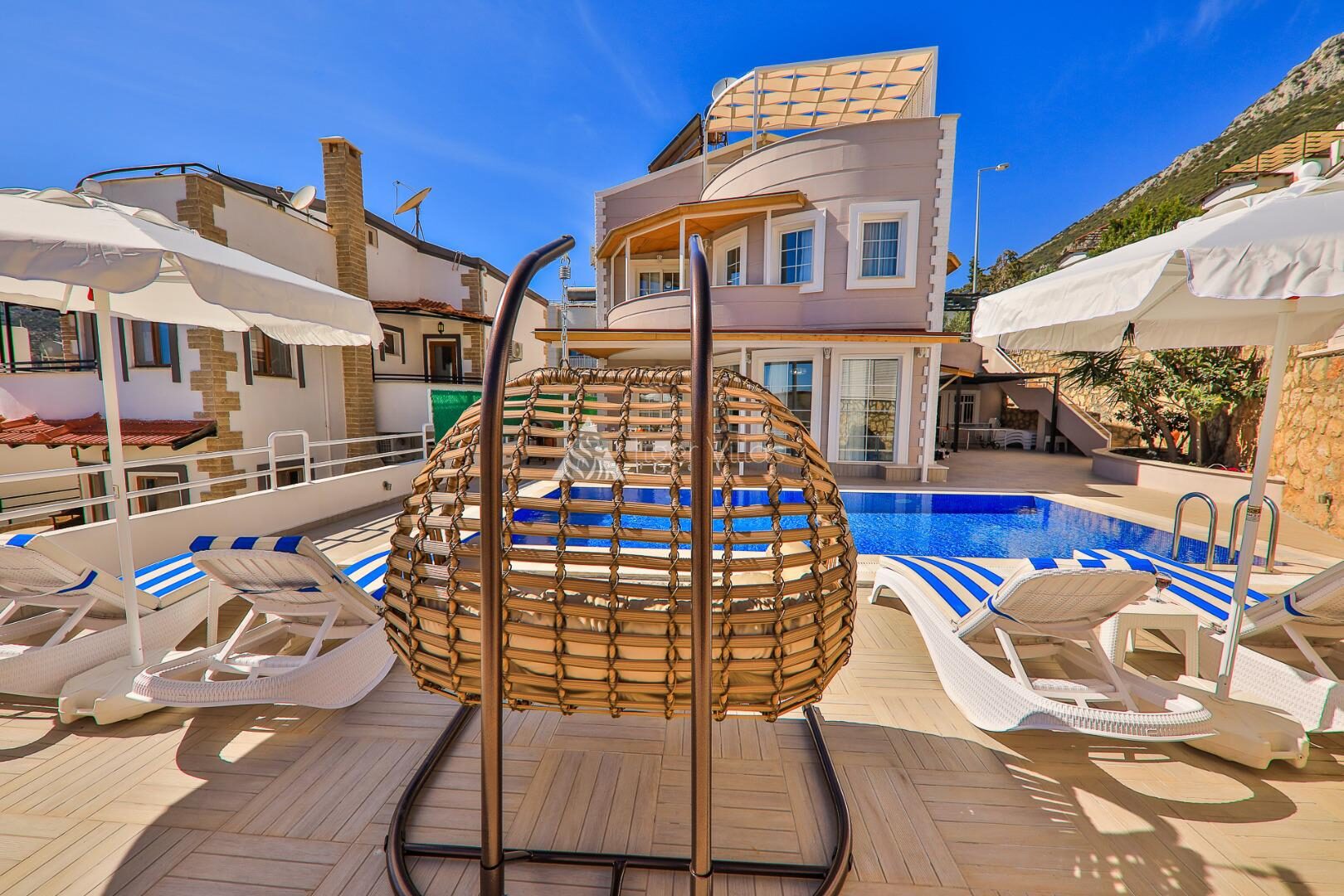 Villa Bitcoin — 12