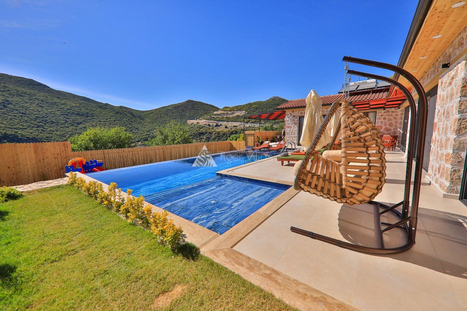 Villa Aden — 2