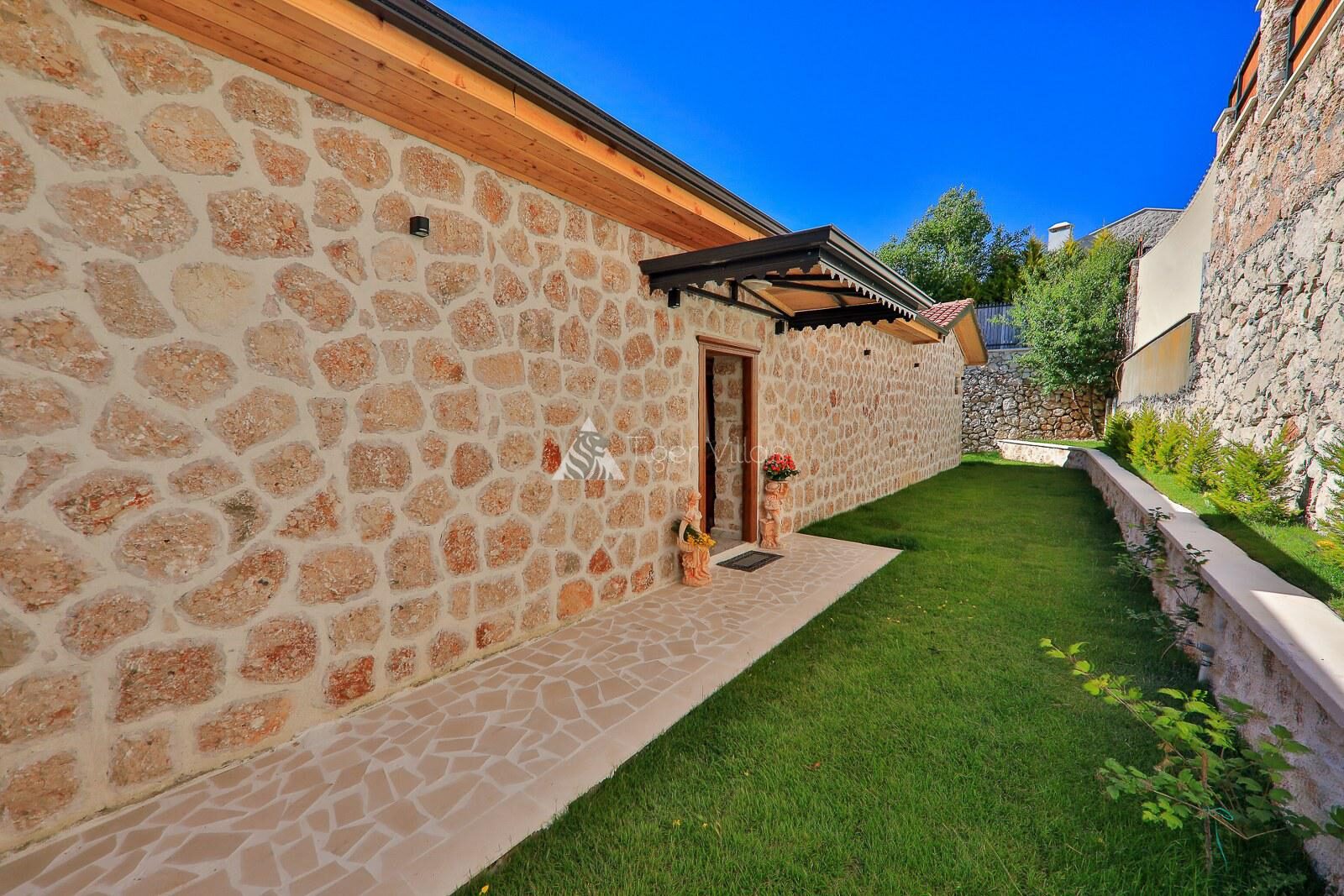 Villa Aden — 21