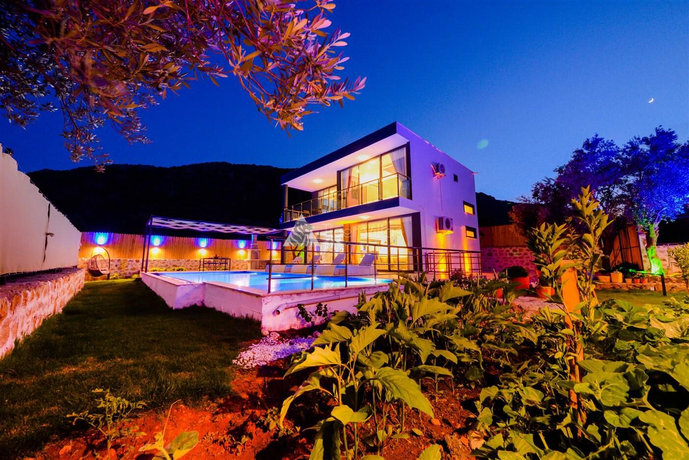 Villa Black Rose — 4