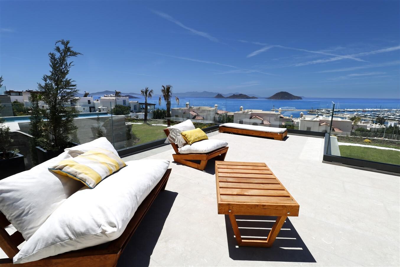 Villa Summer 4114 — 6