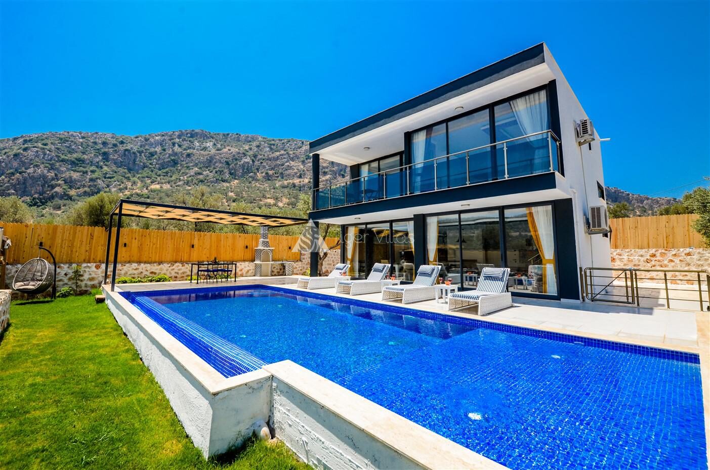 Villa Black Rose — 81