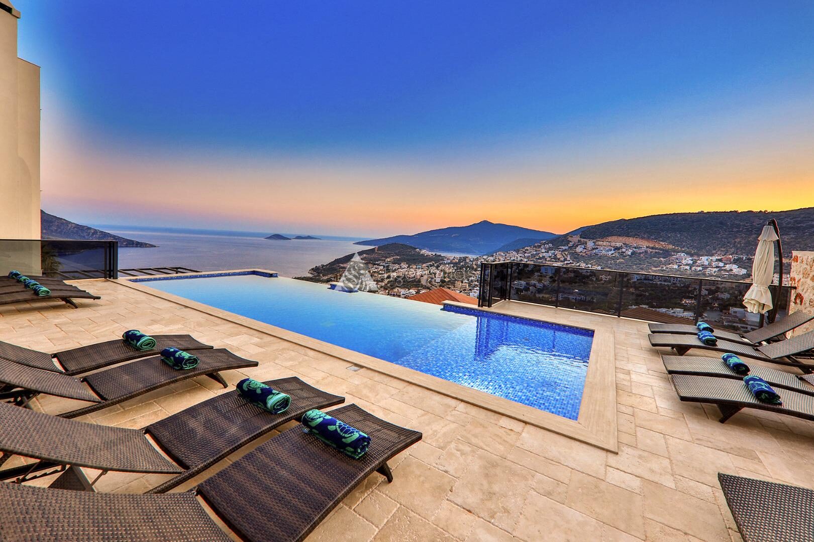 Villa Luxury – villa for rent in Kızıltaş