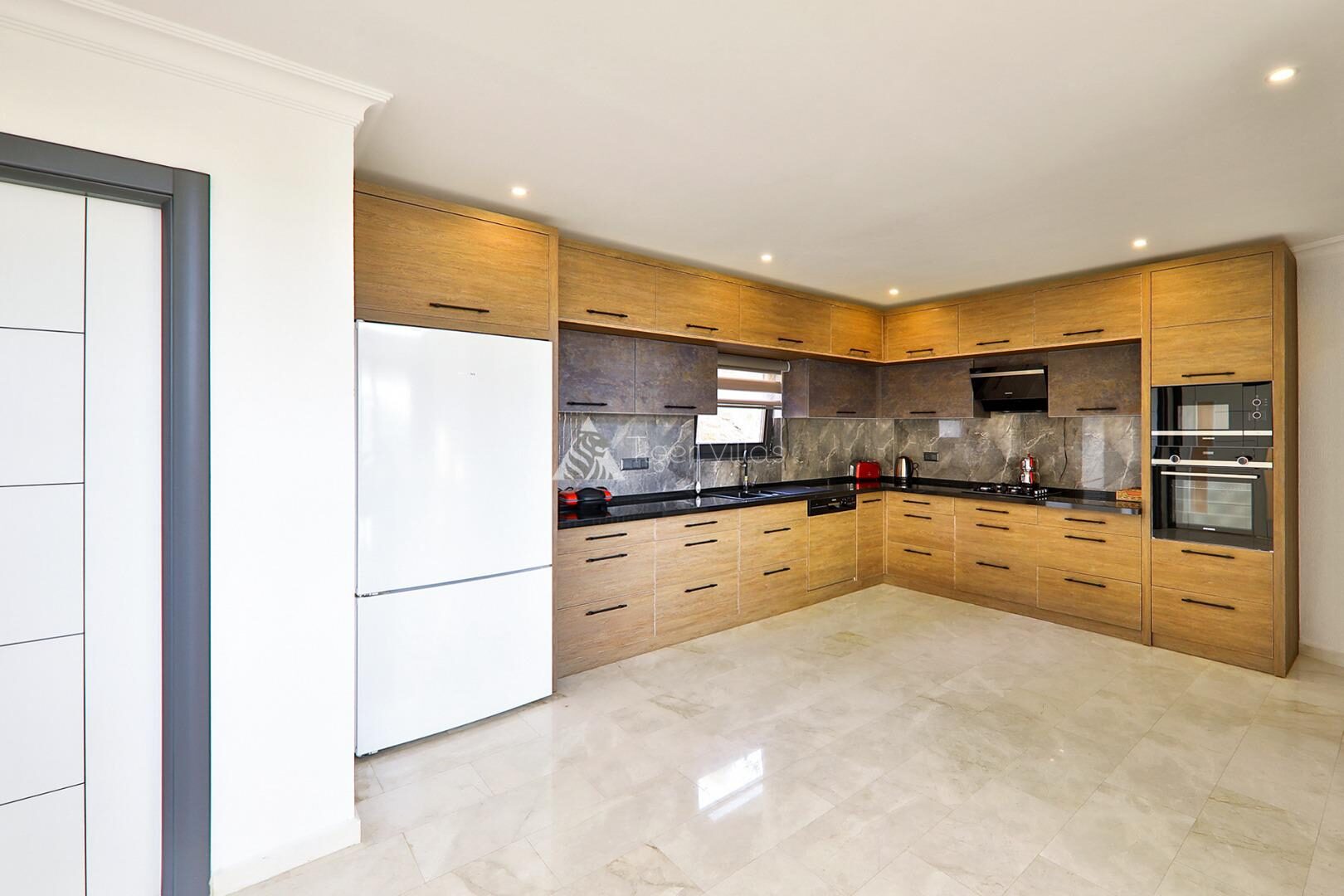Villa Luxury – villa for rent in Kızıltaş